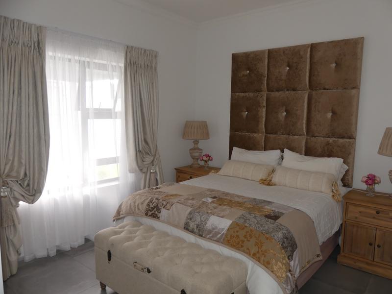 3 Bedroom Property for Sale in Golden Mile Western Cape